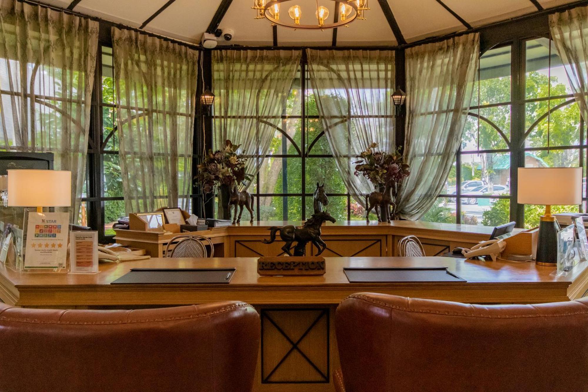 渡假村 Rancho Charnvee & Country Club Khaoyai 5*