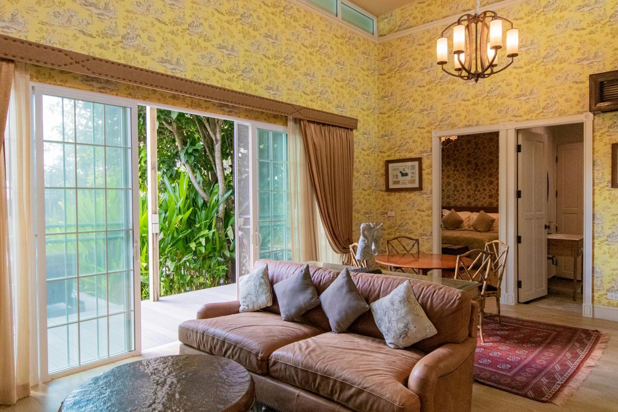 Rancho Charnvee & Country Club Khaoyai 渡假村 Pakchong